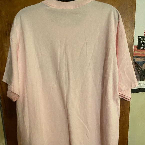 Ladies short sleeved XL pink top with Mossy Oak logo. - Picture 3 of 9